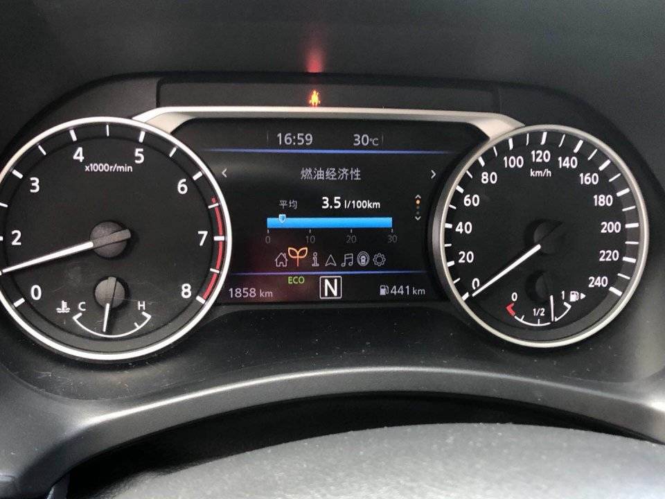 机械+7英寸液晶仪表盘