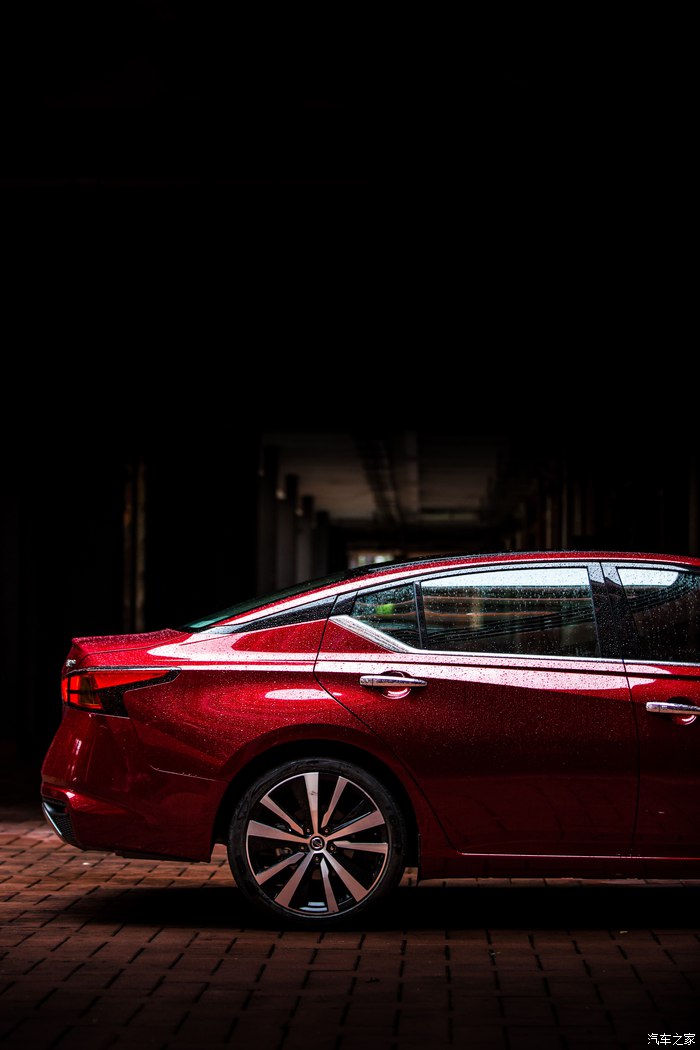 带性感猫系女友重返校园纵情天籁一路行走的荷尔蒙